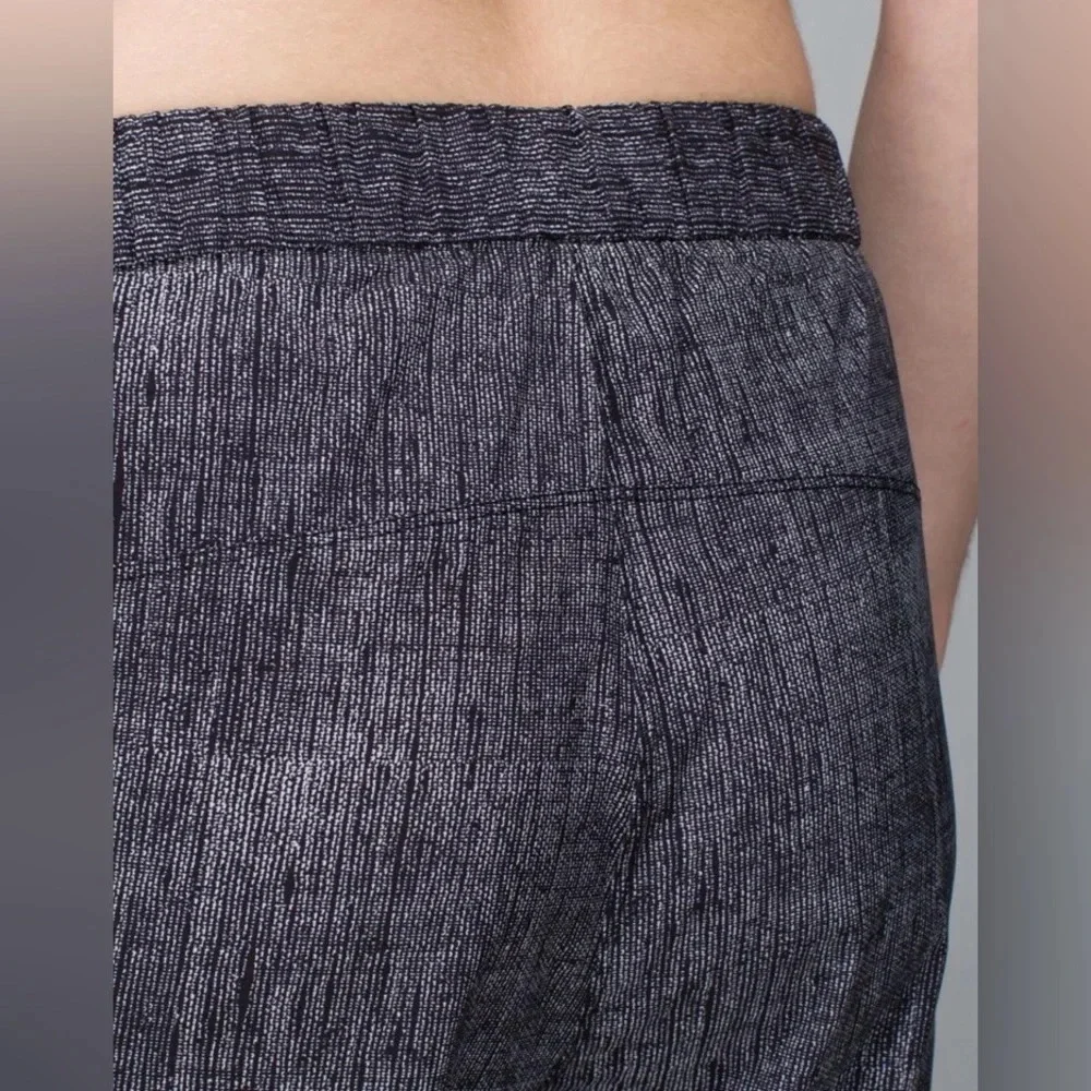 Lululemon Rollin' With My Omies Burlap Texture Dune Black yoga jogger pants 4 - Picture 8 of 15